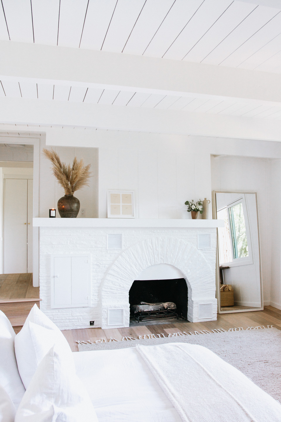 Jenni Kayne Lake House -- Lake Arrowhead